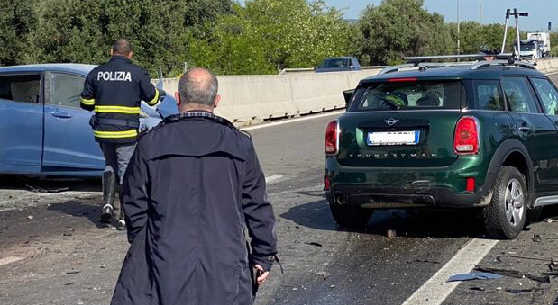 Tragico Scontro Tra Auto Sulla Statale Una Viaggiava Contromano Due