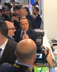 Belrusconi oggi in visita allo stand Soave e Soavegel