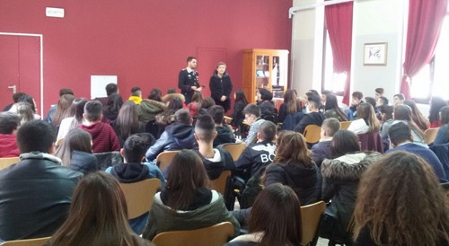 Latiano. Carabinieri incontrano studenti (2)